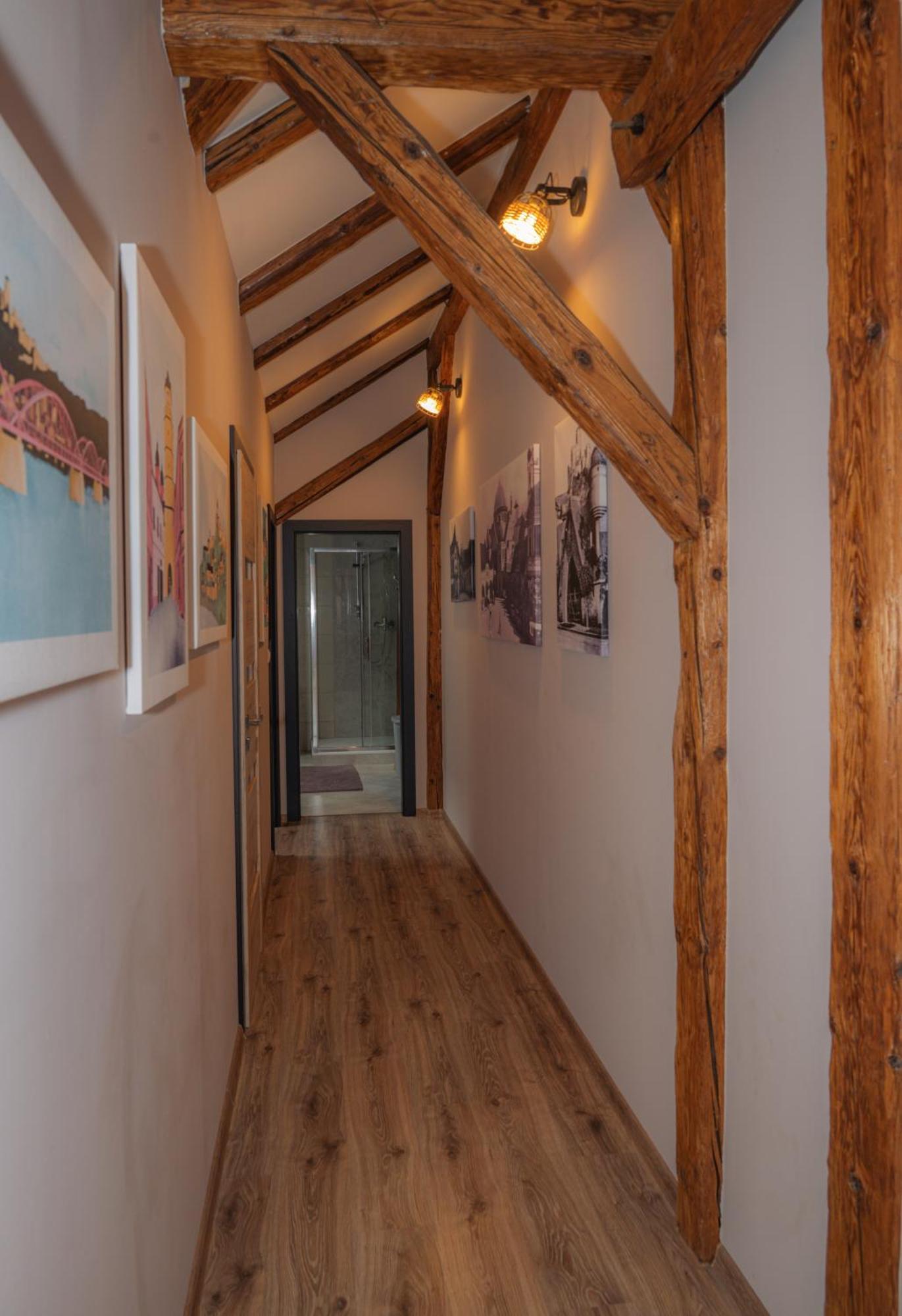 Apatman Fellini House Apartman Trenčín Kültér fotó