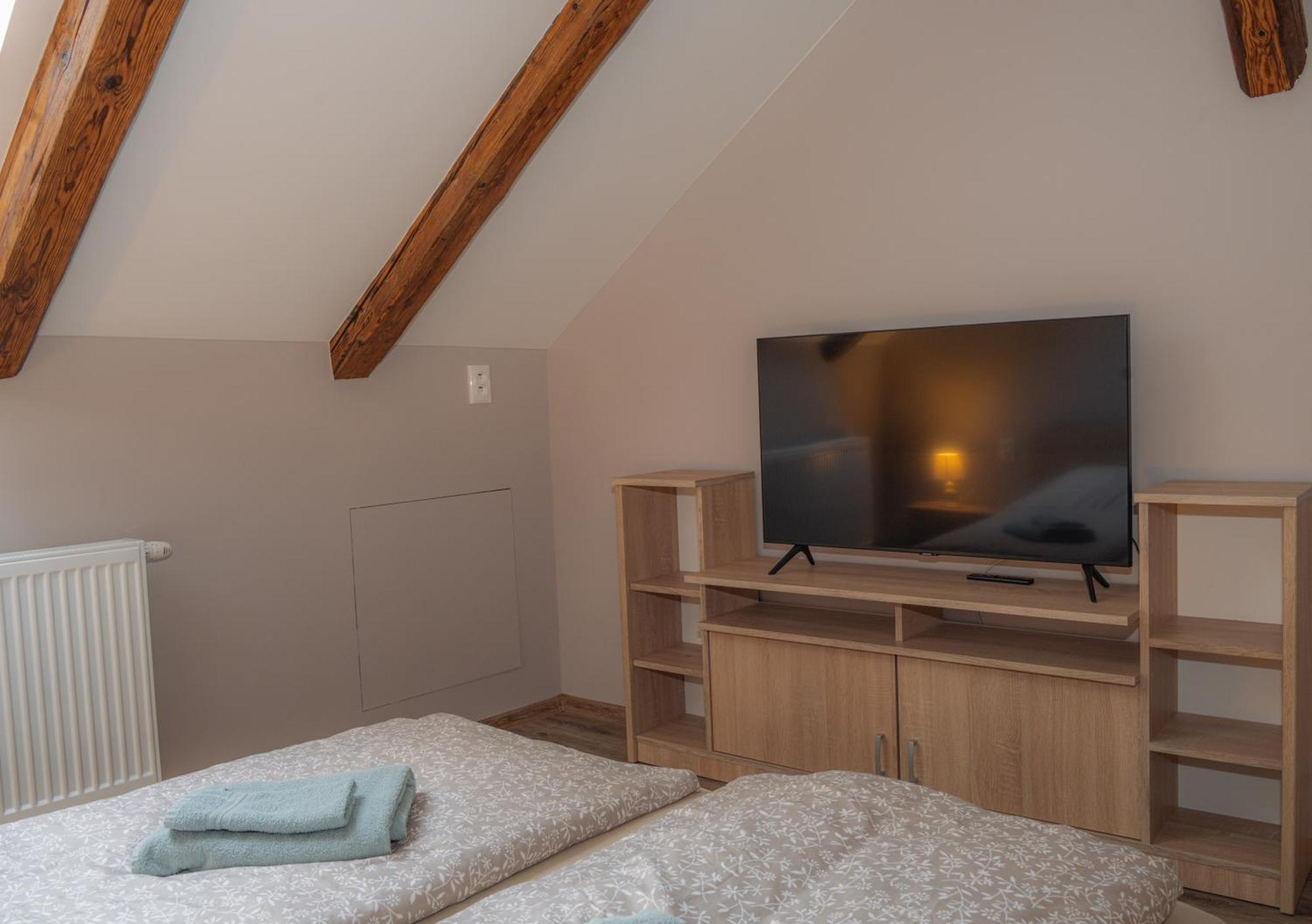 Apatman Fellini House Apartman Trenčín Kültér fotó